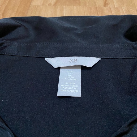 H&M satin button up blouse - Picture 2 of 5